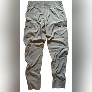 The North Face women’s Cargo Joggers (sweatpants)